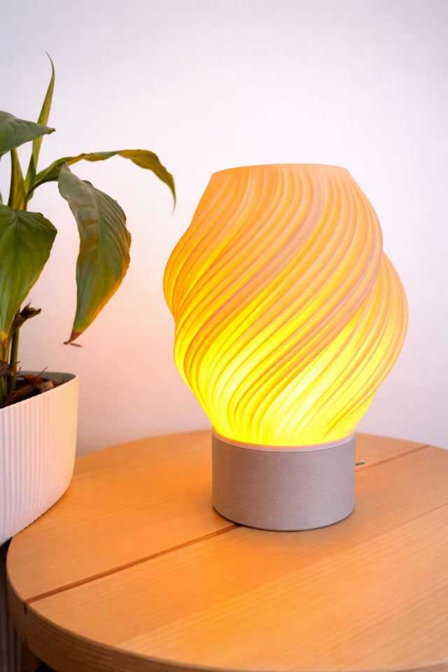 Amber Dekoratif Masa Lambası Meşe Taban