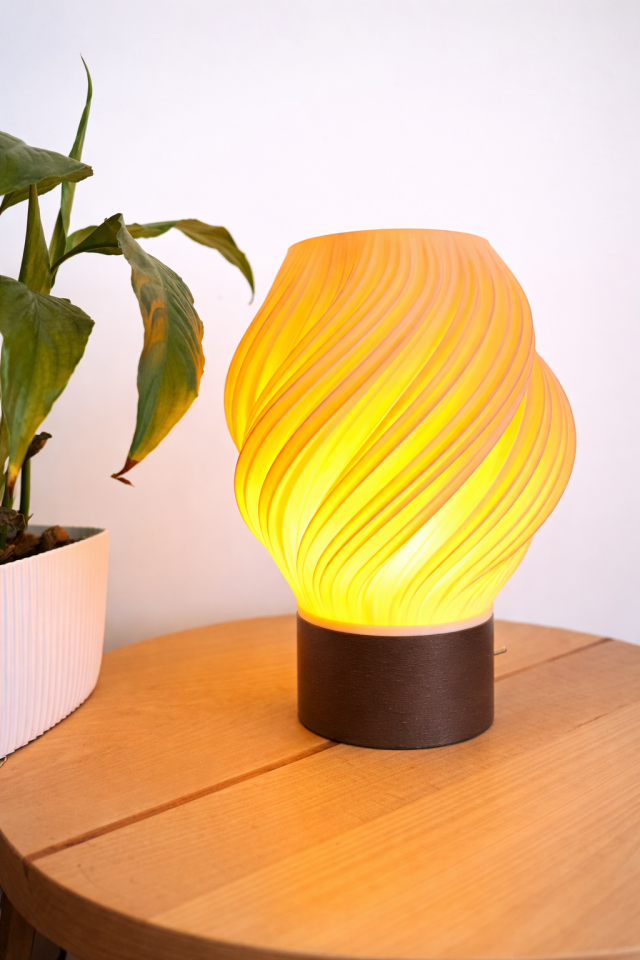 Amber Dekoratif Masa Lambası Ceviz Taban