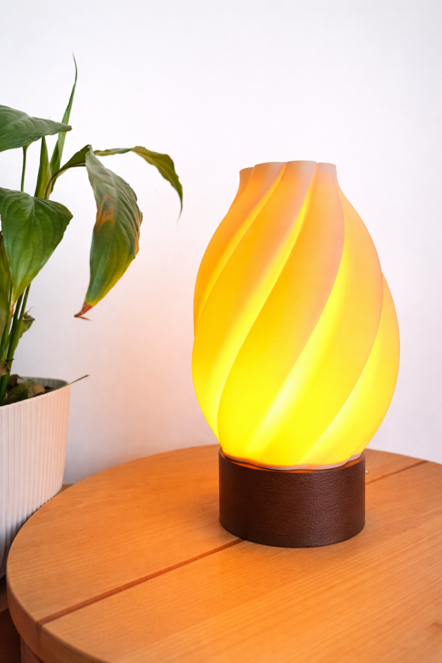 Flamea Dekoratif Masa Lambası Ceviz Taban