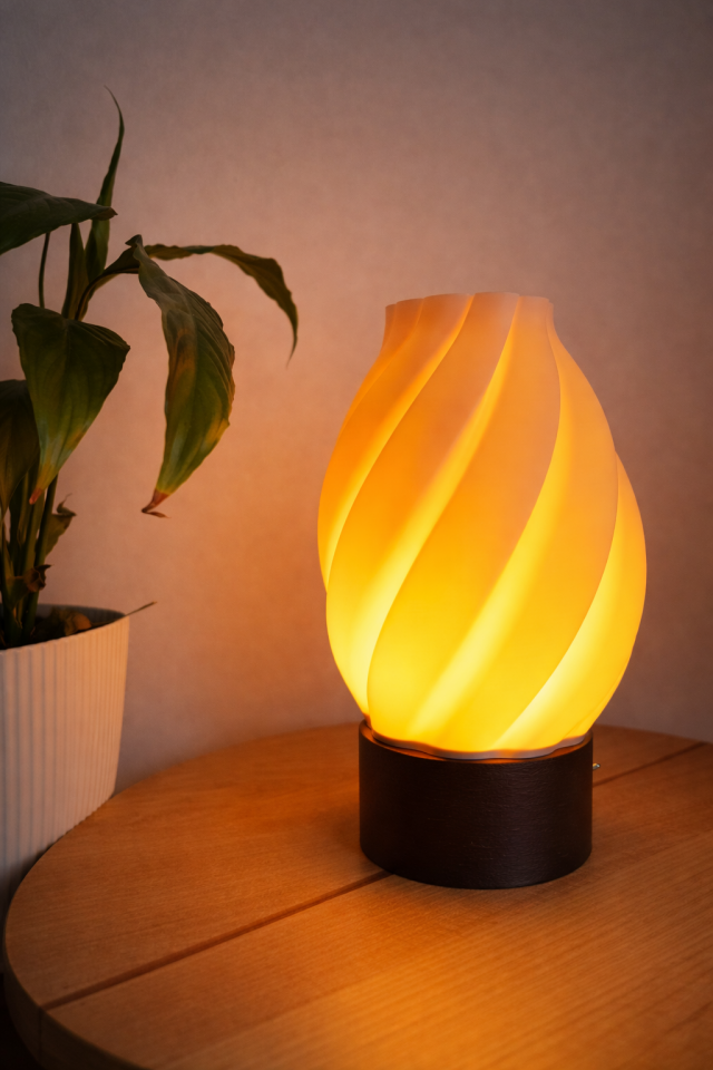 Flamea Dekoratif Masa Lambası Ceviz Taban